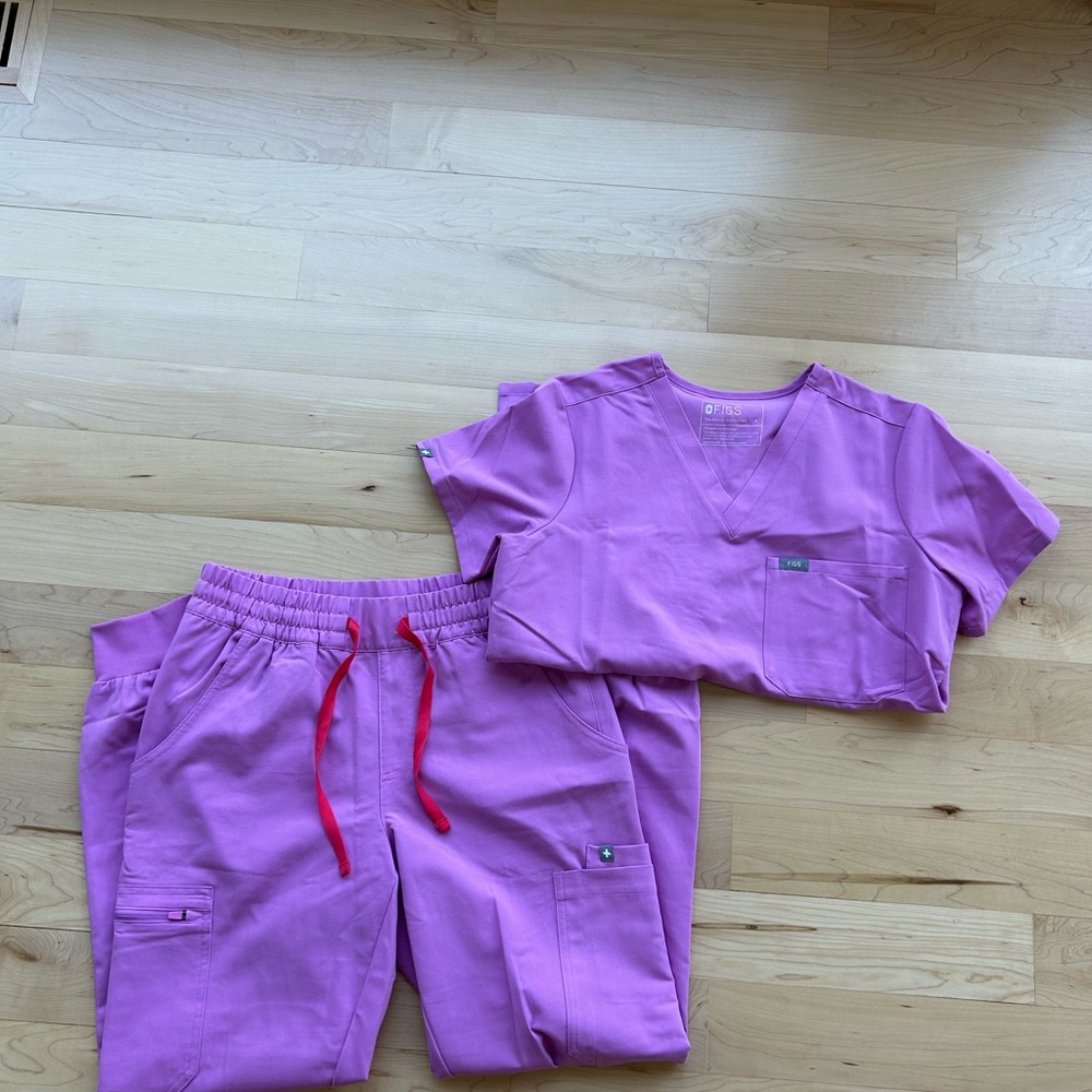 Figs Pink cloud scrub set